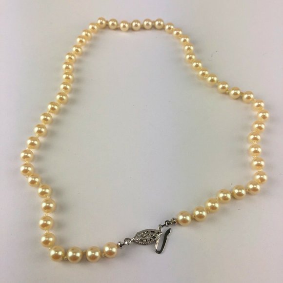 Unbranded Jewelry - Faux Pearls 15" Necklace With Silver Tone Clasp
